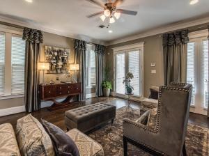 New photos for the available home in Ashland Square at 410 W 27th, Houston, TX by Drake Homes Inc!  Contact Jeannie Salyers for more information: (281) 813-6290 Email: JBarrettSalyers@drakehomesinc.com http://drakehomesinc.com/?communities=ashland-square